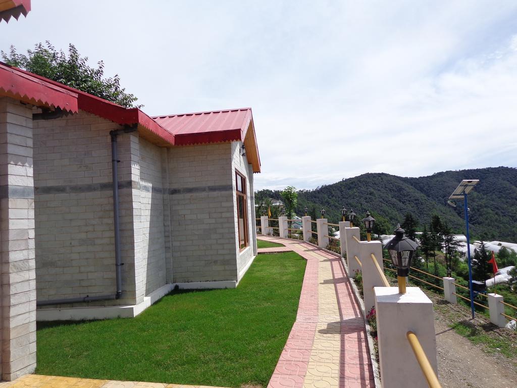 Village Live In Resort Chail Esterno foto