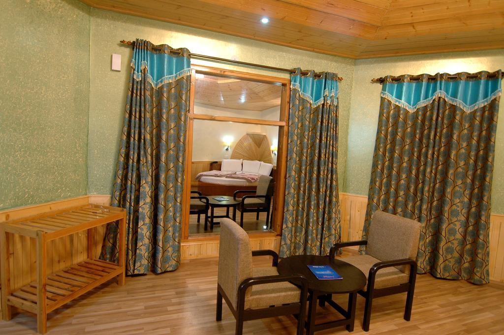 Village Live In Resort Chail Esterno foto