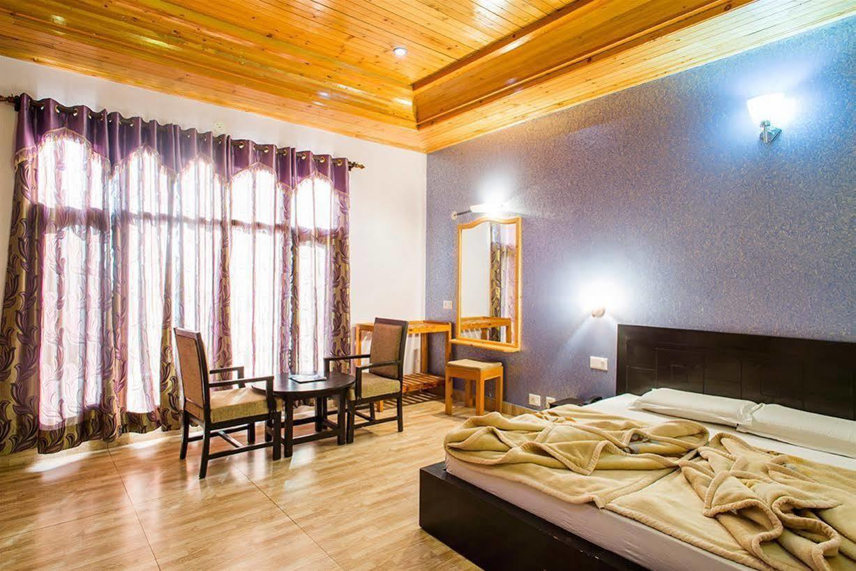 Village Live In Resort Chail Esterno foto